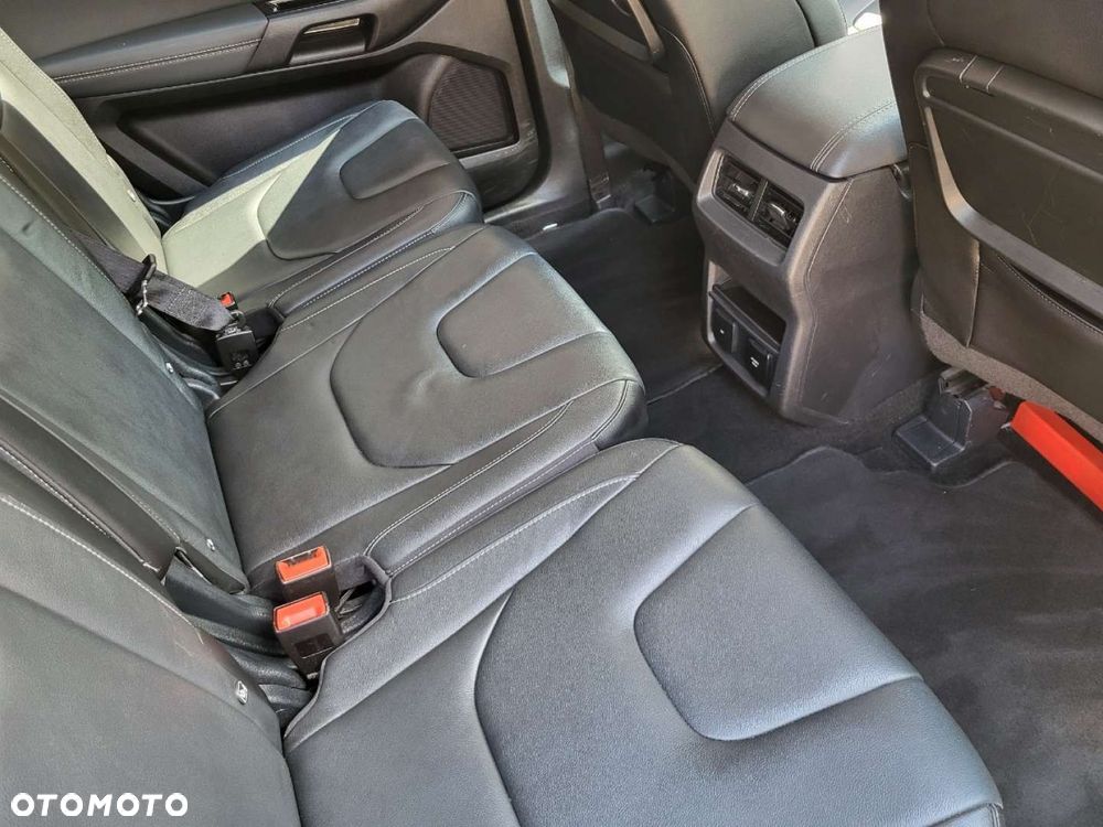 Ford S-Max - 19