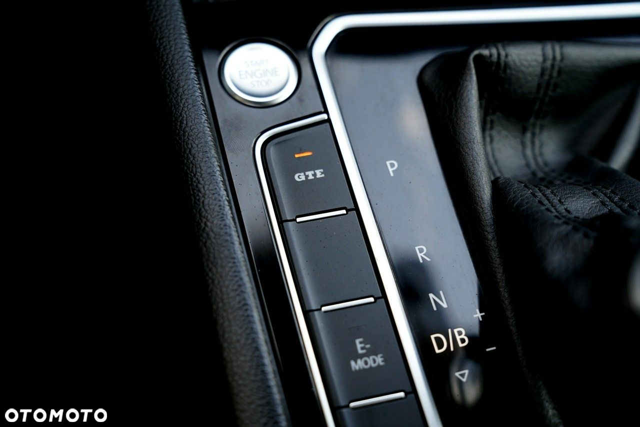Volkswagen Passat - 19