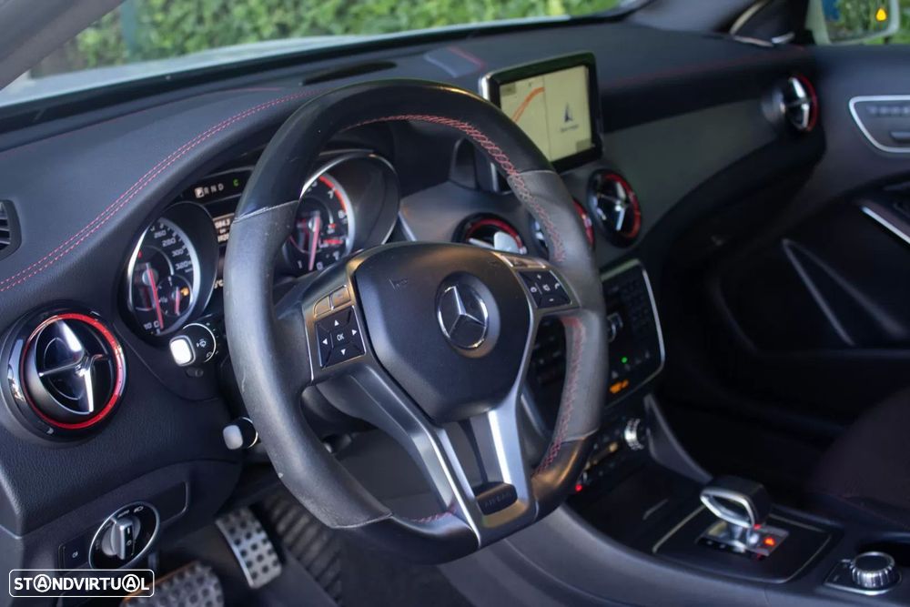 Mercedes-Benz GLA 45 AMG 4-Matic - 12