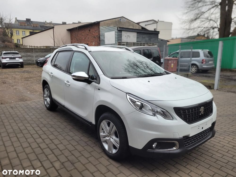 Peugeot 2008 1.2 Pure Tech GPF Style S&S - 16