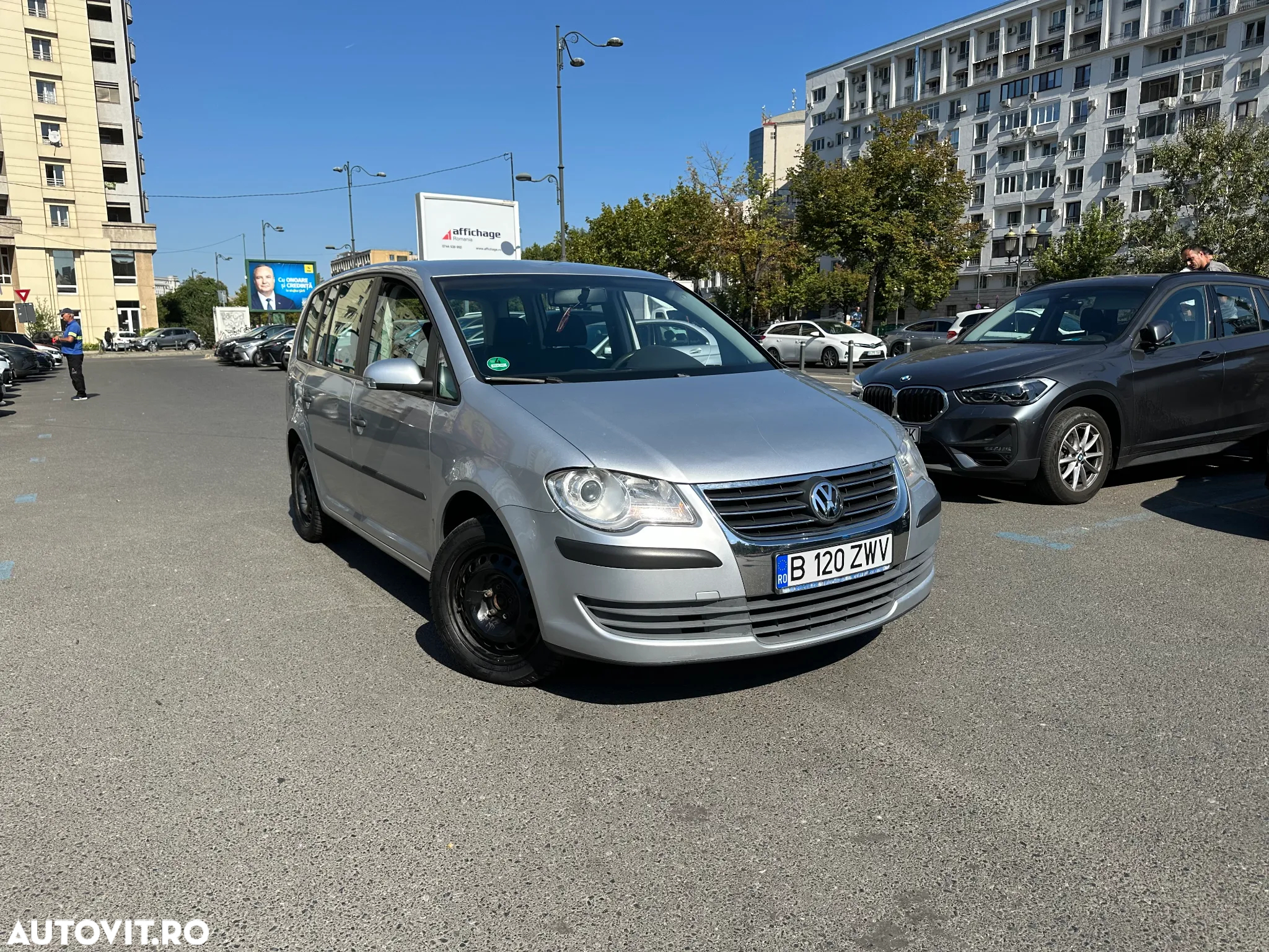 Volkswagen Touran 1.9 TDI DPF Conceptline - 8