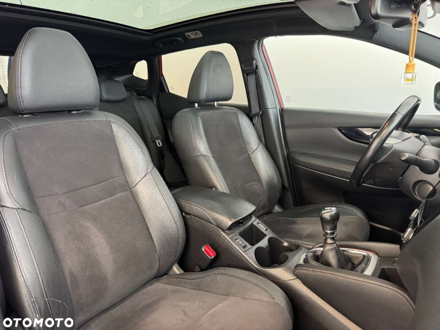 Nissan Qashqai 1.6 DIG-T N-Connecta - 24