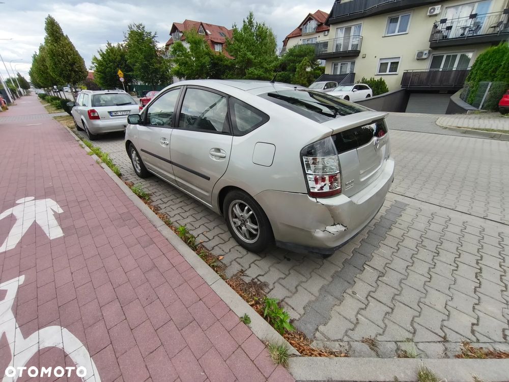 Toyota Prius - 13