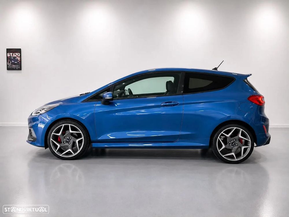 Ford Fiesta 1.5 EcoBoost S&S c/ Pack Pele Exclusiva ST - 4