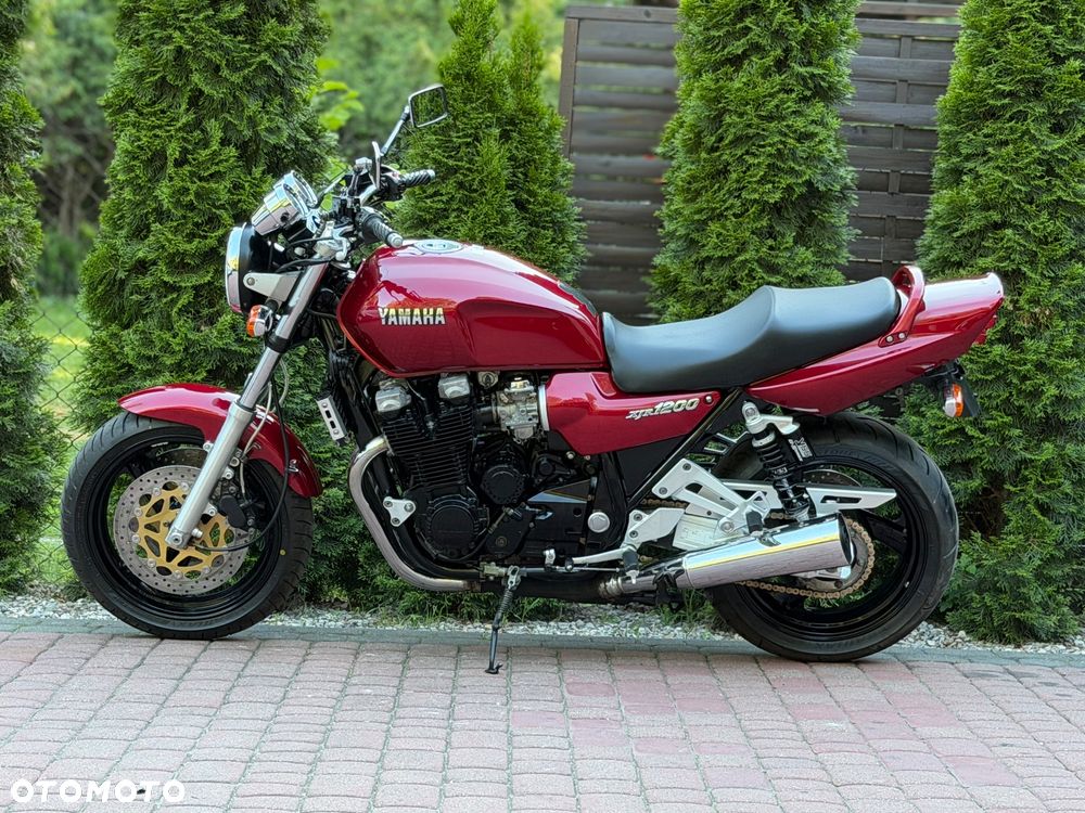 Yamaha XJR - 7