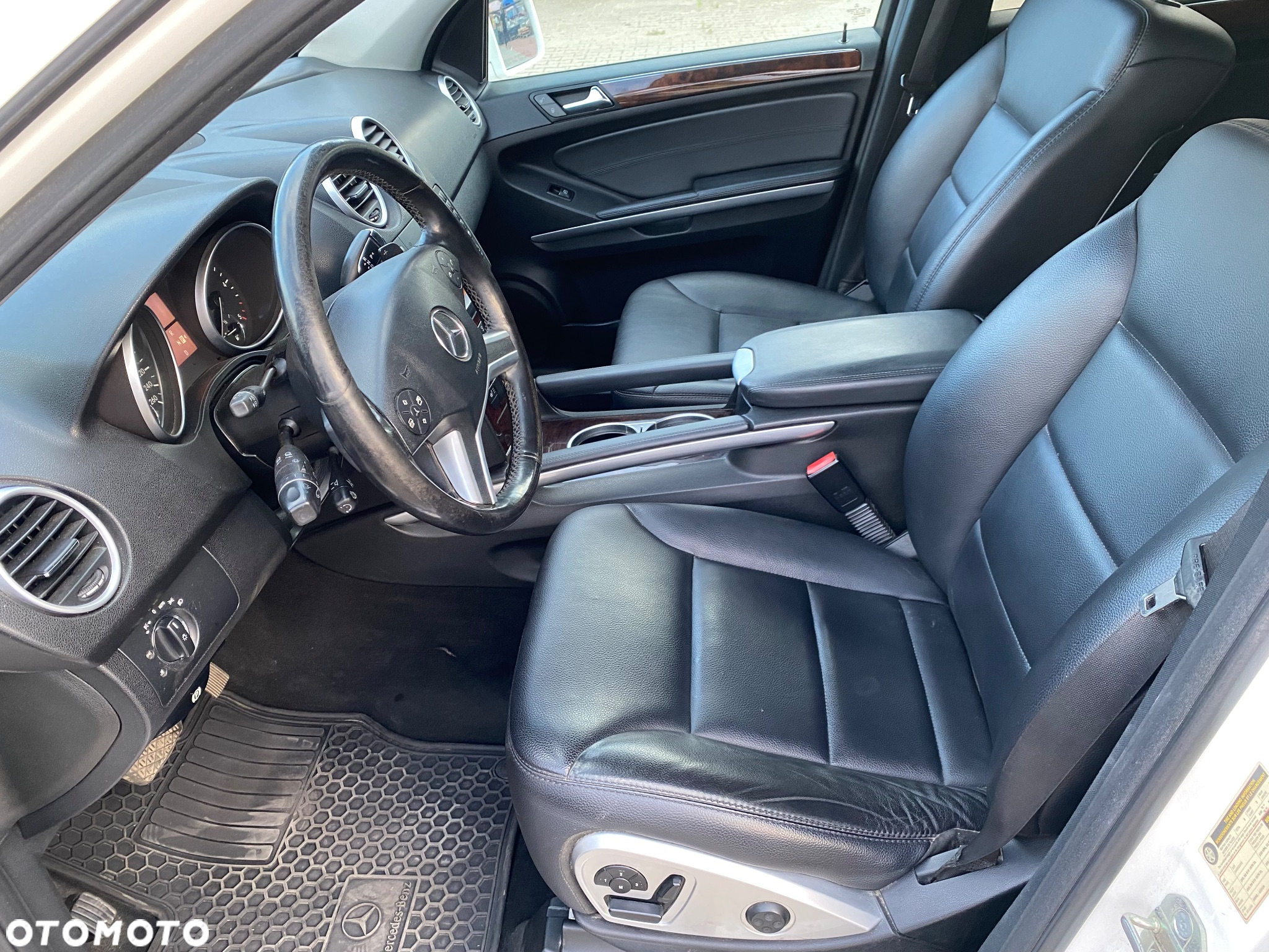 Mercedes-Benz ML 350 BlueTec 4-Matic - 7