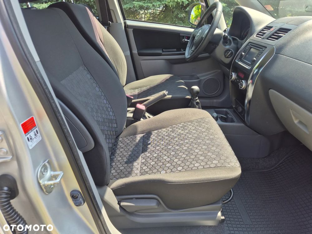 Suzuki SX4 1.6 VVT 4x4 Style - 13