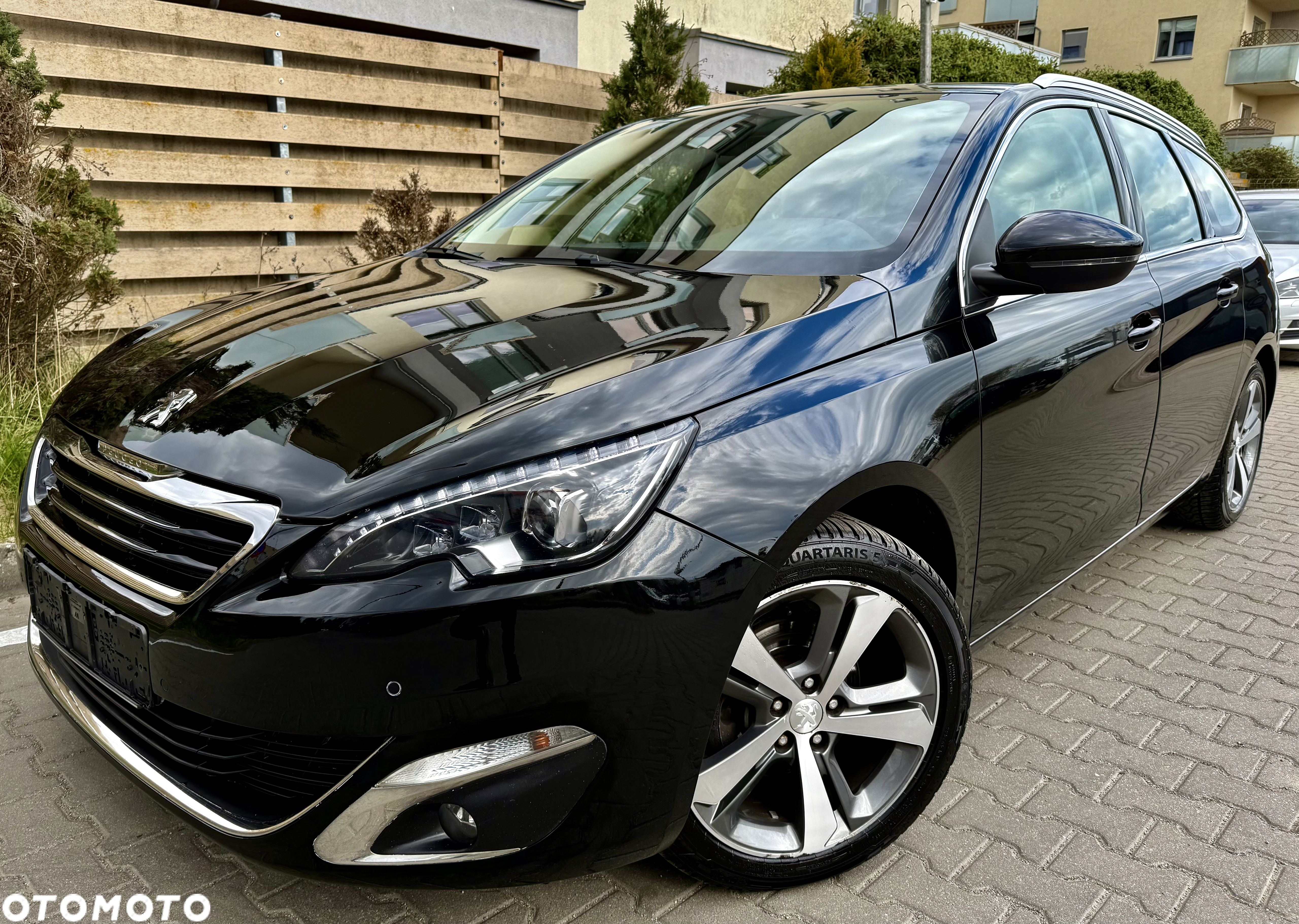 Peugeot 308 SW 1.2 PureTech Allure S&S - 14