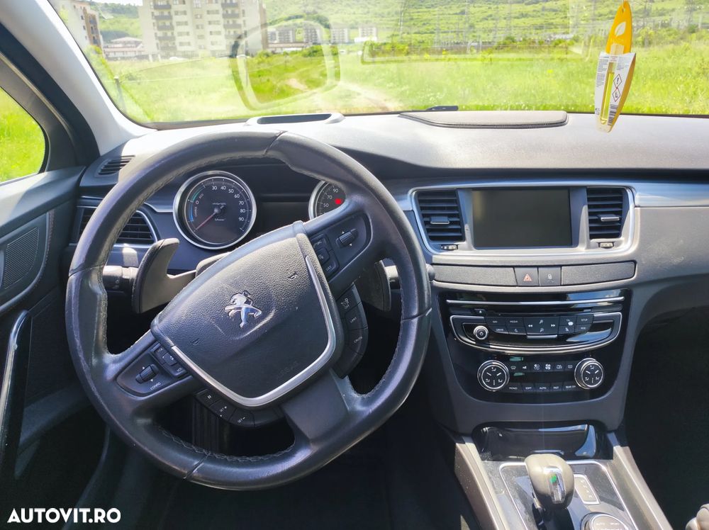Peugeot 508 RXH Hybrid4 - 17