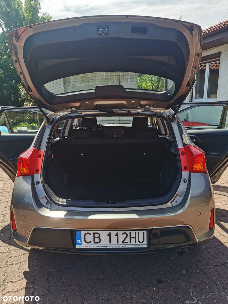 Toyota Auris 1.6 Premium + - 17