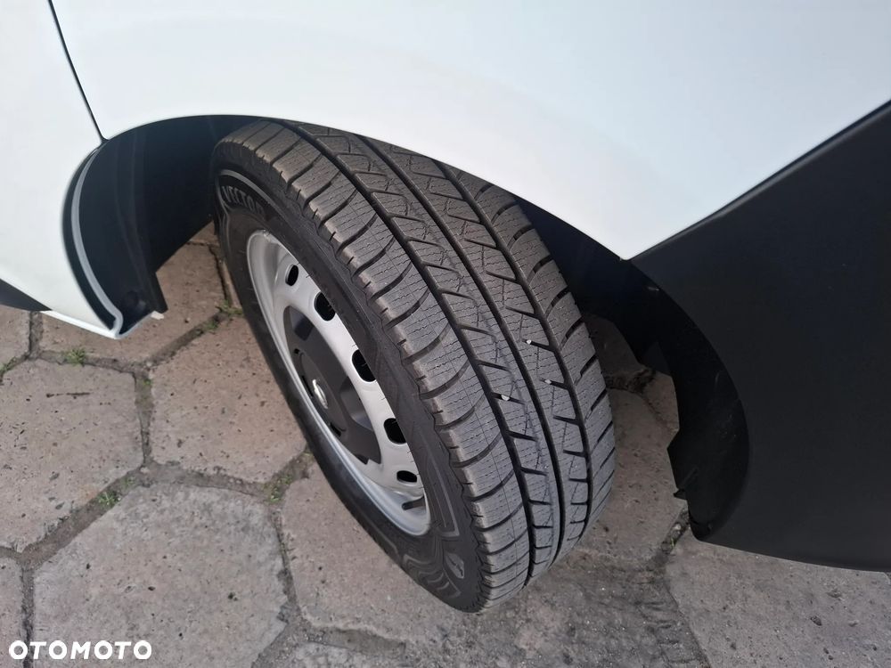 Opel Vivaro 2018 L2H2 MAXI * klima 3osobowy - 35