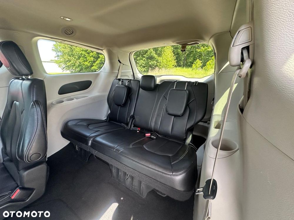 Chrysler Pacifica ver-3-6-limited - 12