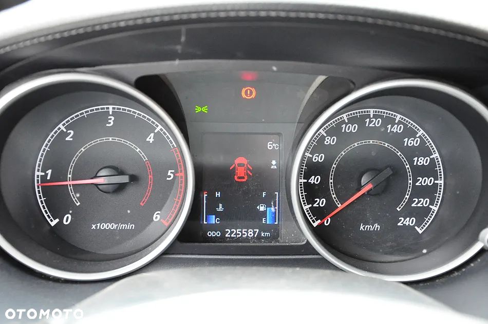 Mitsubishi Outlander - 32