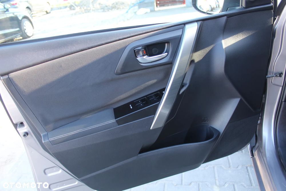 Toyota Auris 2.0 D-4D Premium - 12