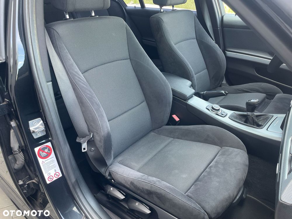 BMW Seria 3 318i Edition Sport - 22