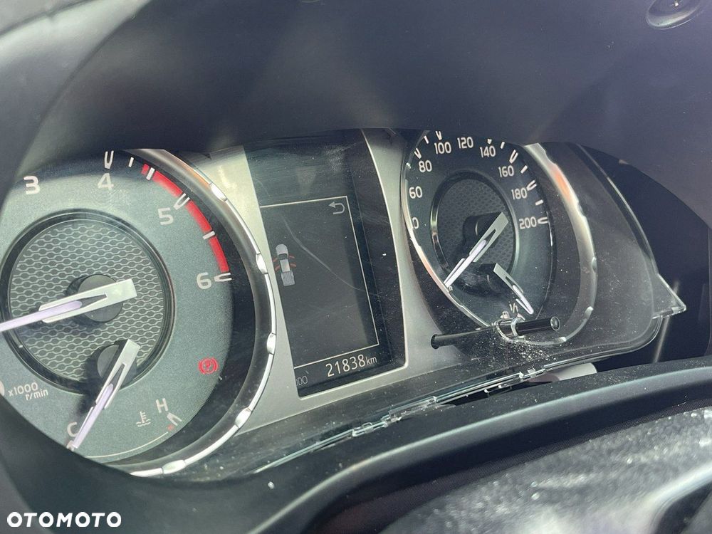 Toyota Hilux 2.8 D-4D Double Cab Live 4x4 - 8
