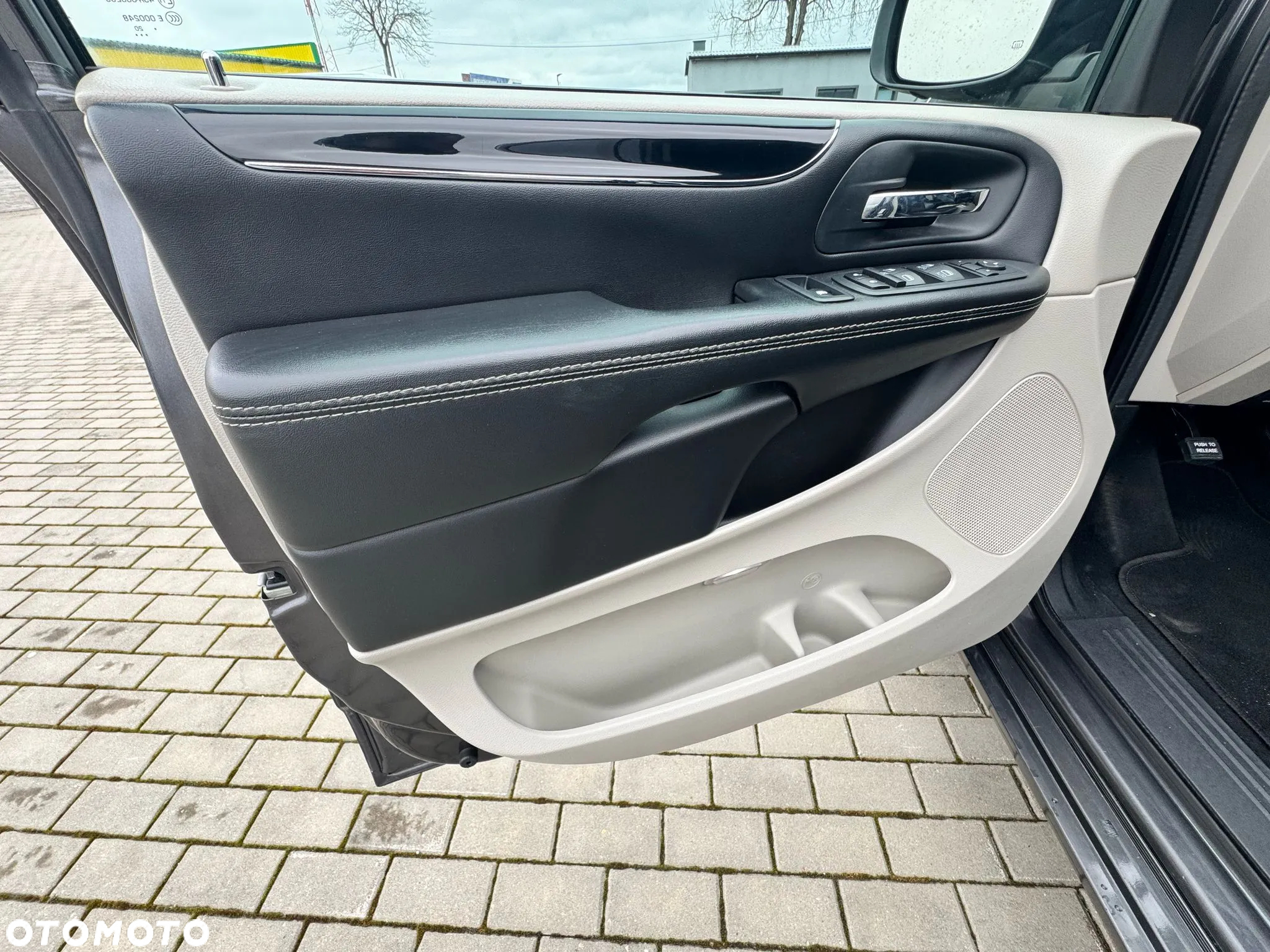 Dodge Grand Caravan - 18