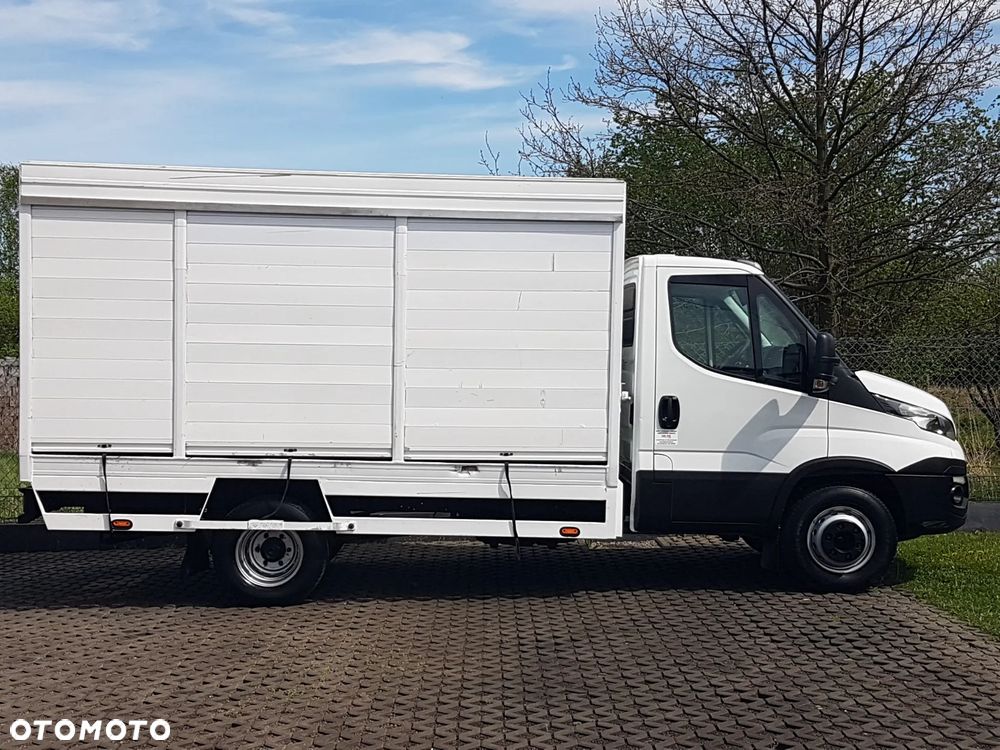 Iveco 70C18 KONTENER ROLETY BOK DO TRANSPORTU WODY 3,66x2,21x1,86 KLIMA DMC 7000KG RAMA PODWOZIE - 12