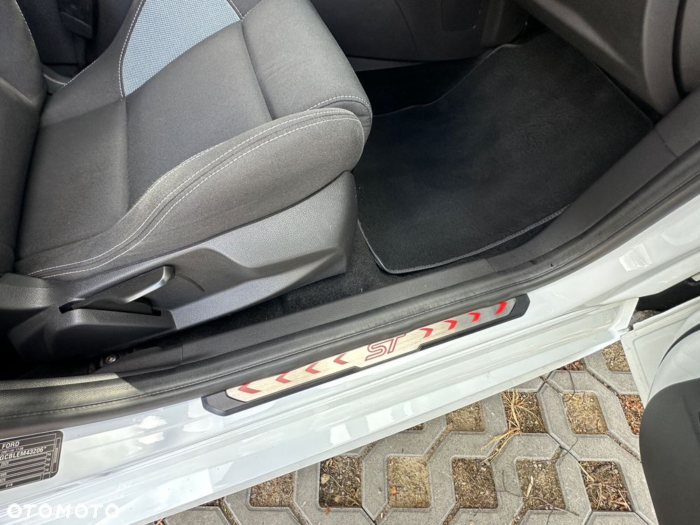 Ford Focus - 29
