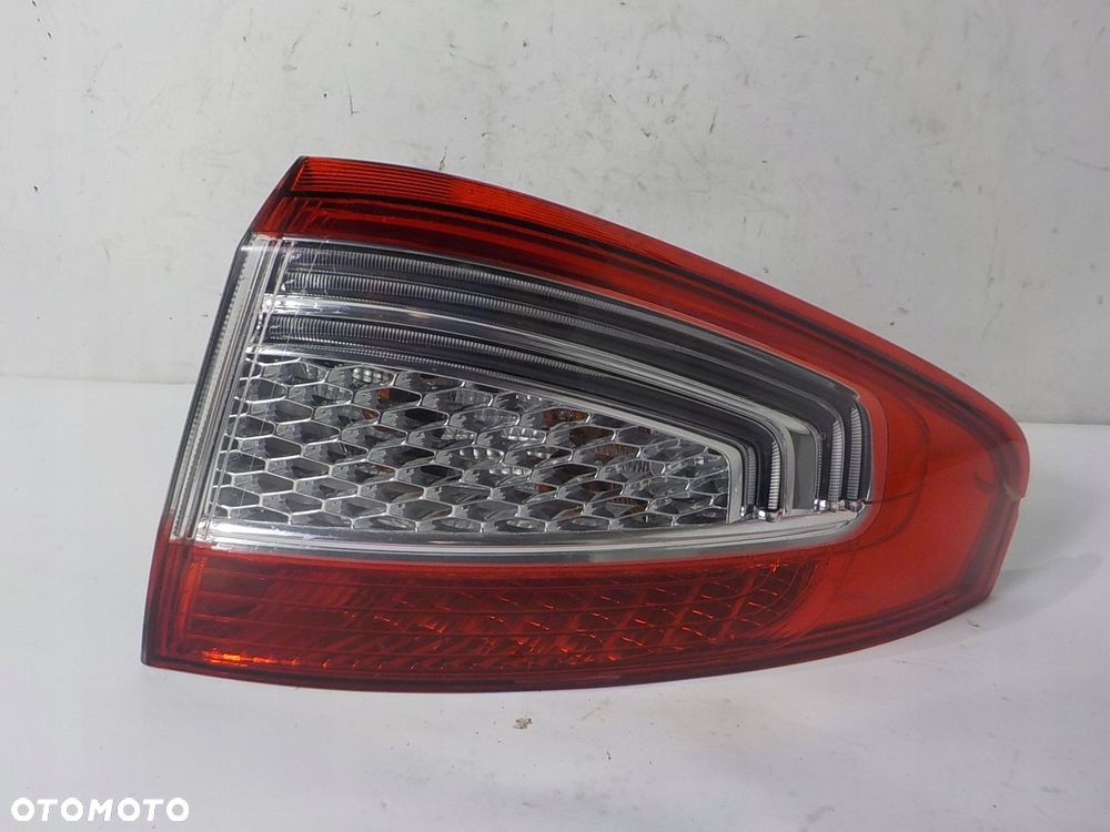 FORD MONDEO IV MK4 LIFT LAMPA PRAWA TYŁ TYLNA LED - 1