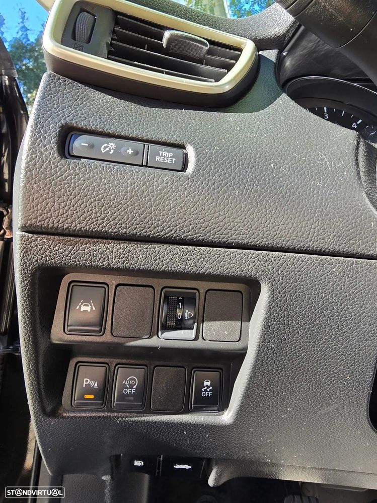 Nissan Qashqai 1.5 dCi N-Connecta 18 - 13