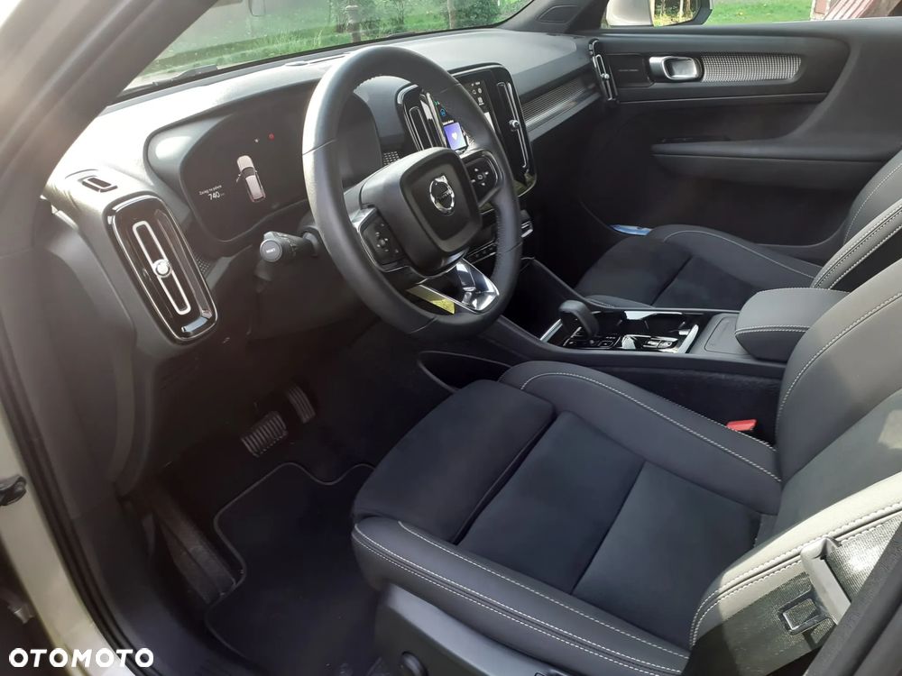 Volvo XC 40 B3 Plus Dark - 12
