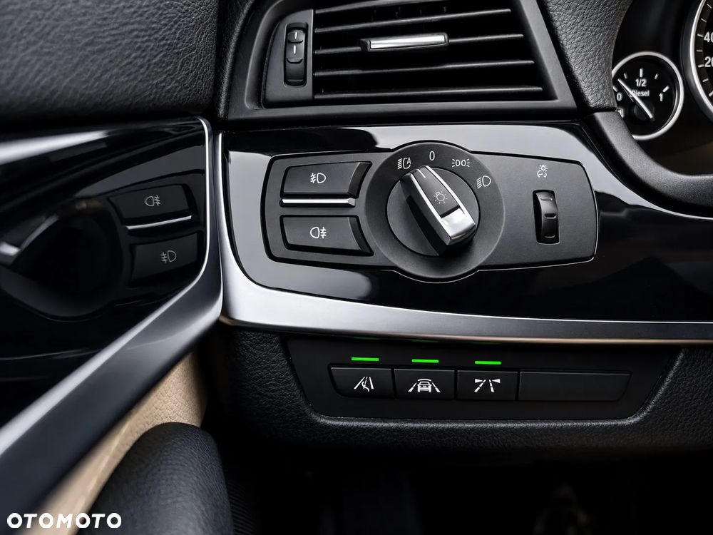 BMW Seria 5 520d Efficient Dynamics Edition Sport Line - 28