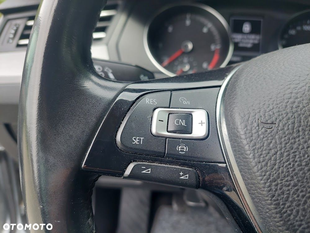 Volkswagen Passat 2.0 TDI BMT Comfortline - 13