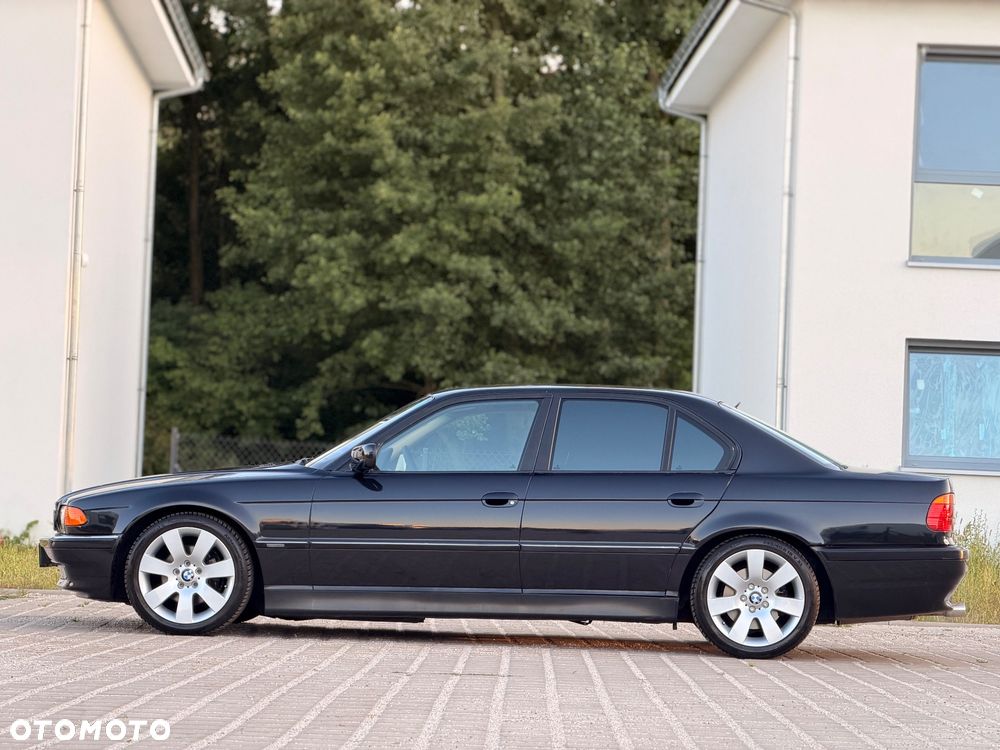BMW Seria 7 728i L - 12