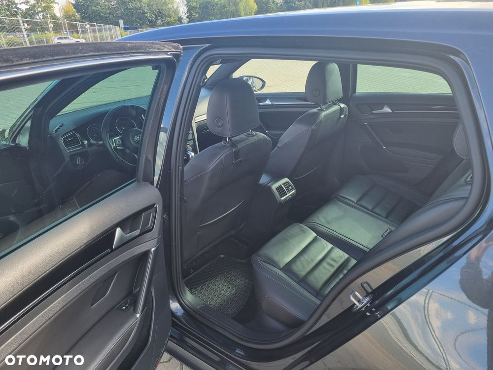 Volkswagen Golf - 4