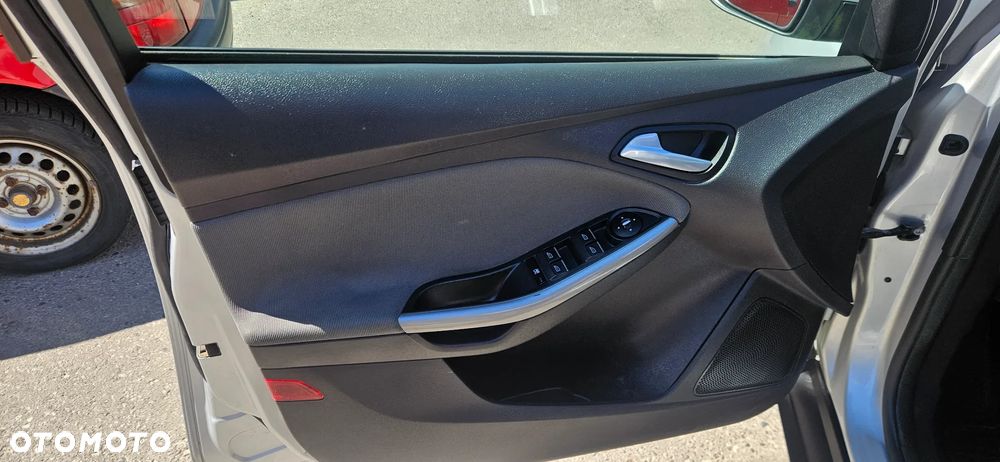 Ford Focus 1.6 TDCi DPF Titanium - 19