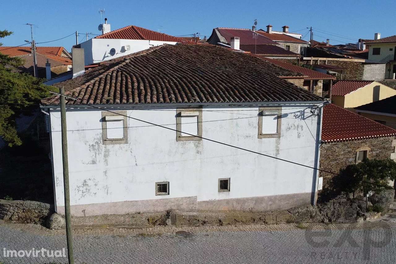 Casa Espaçosa em Caçarelhos e Angueira - Grande imagem: 3/33