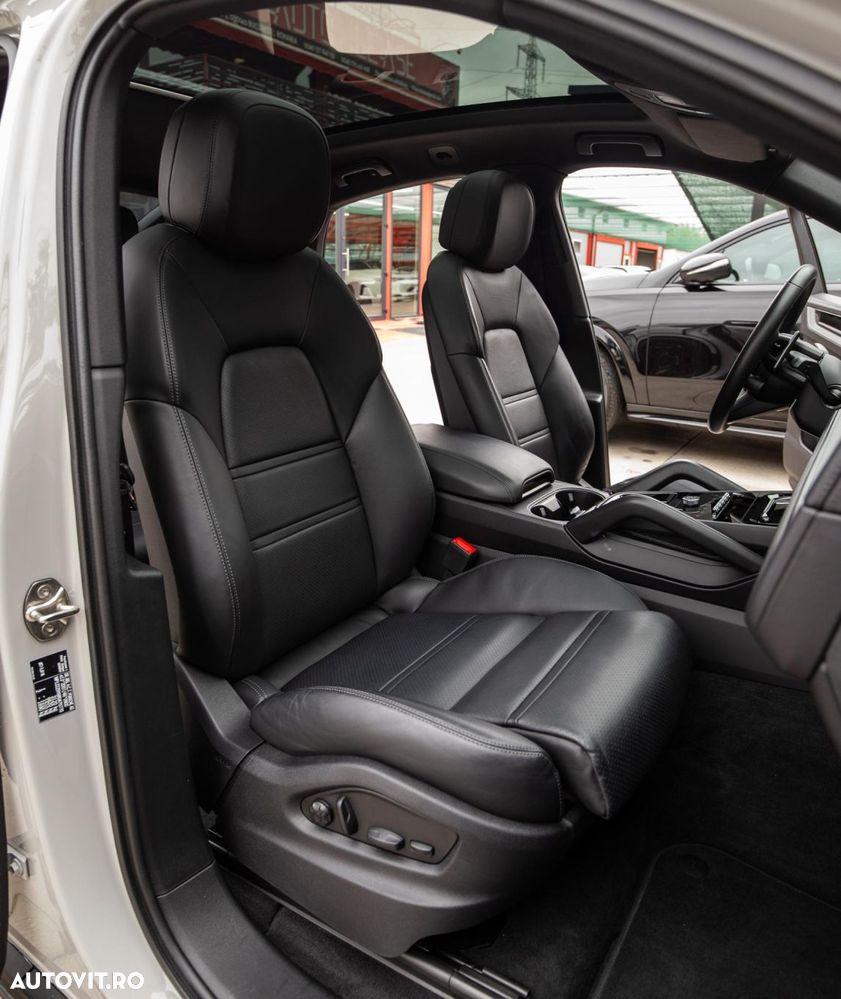 Porsche Cayenne Coupe - 13