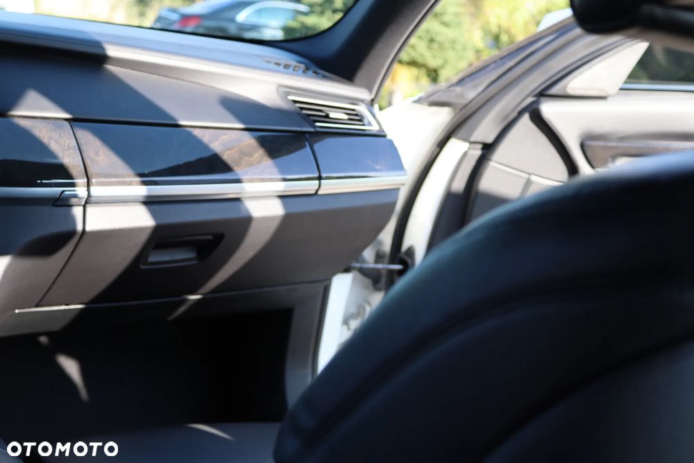 BMW Seria 7 750i - 33