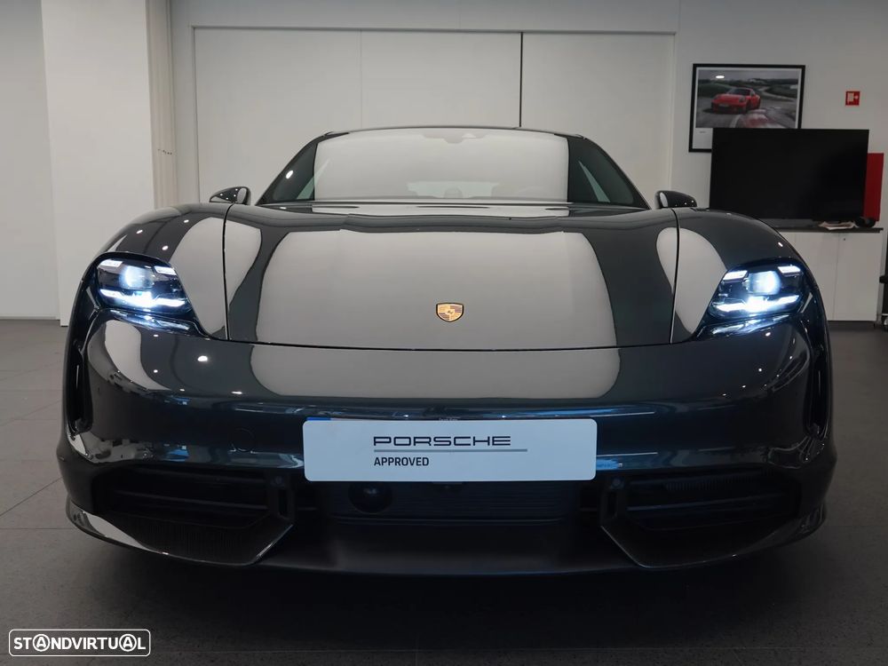Porsche Taycan Turbo S - 9