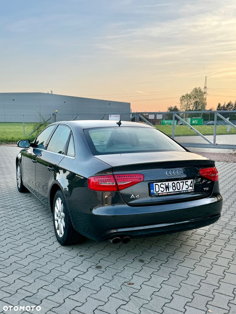 Audi A4 Limousine - 6