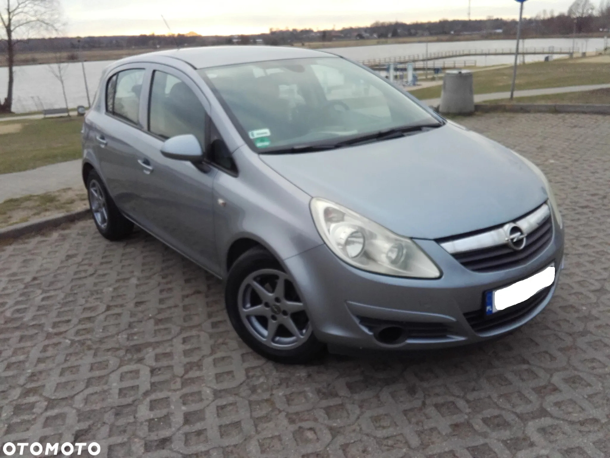 Opel Corsa 1.4 16V Cosmo - 3