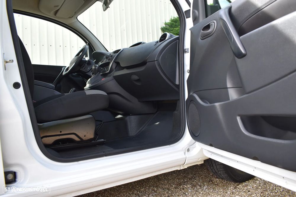 Renault Kangoo E-Tech - 13