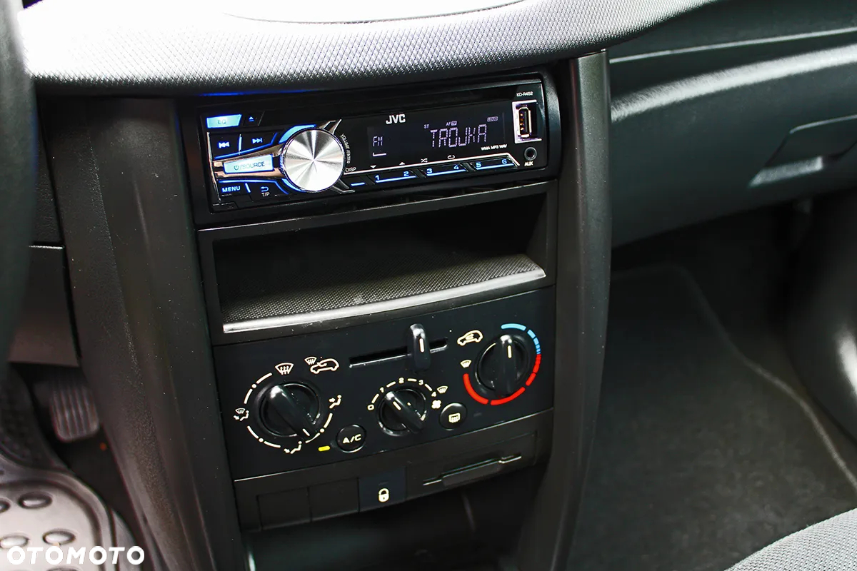 Peugeot 207 75 Urban Move - 21