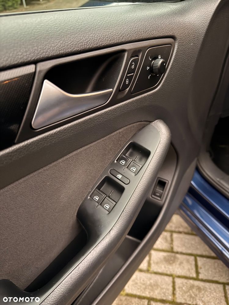 Volkswagen Jetta - 18