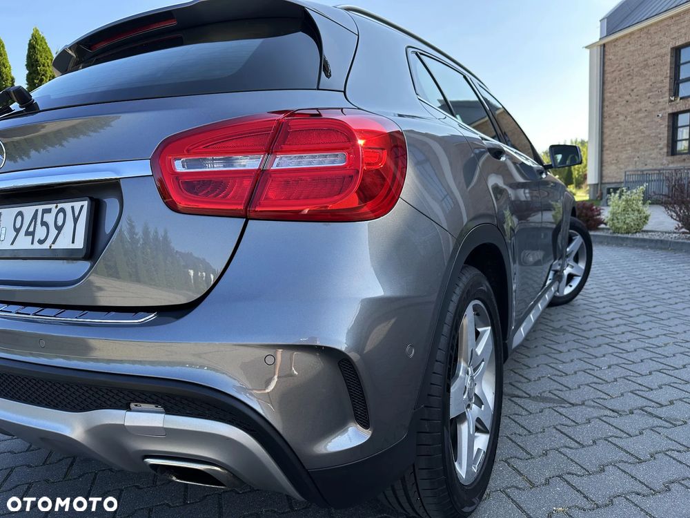 Mercedes-Benz GLA 250 7G-DCT - 12