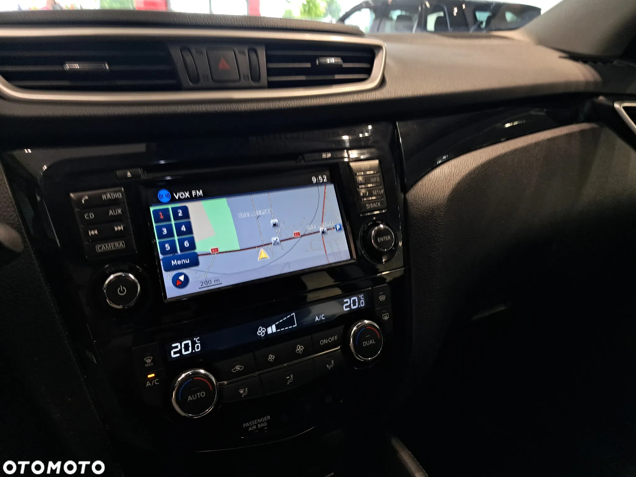 Nissan Qashqai 1.6 dCi N-Connecta - 16