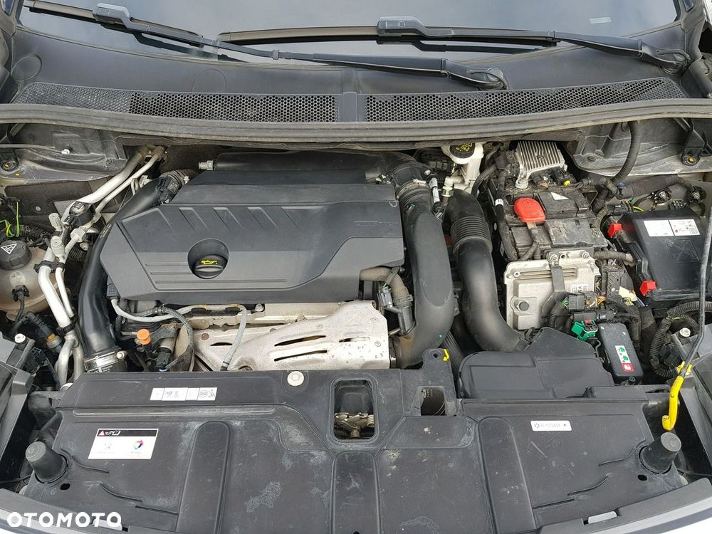 Peugeot 3008 1.6 PureTech HYbrid Allure S&S EAT8 - 18