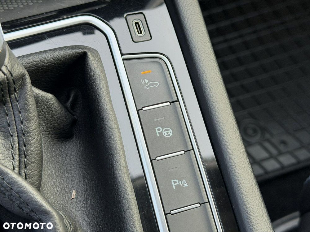 Volkswagen Passat - 29