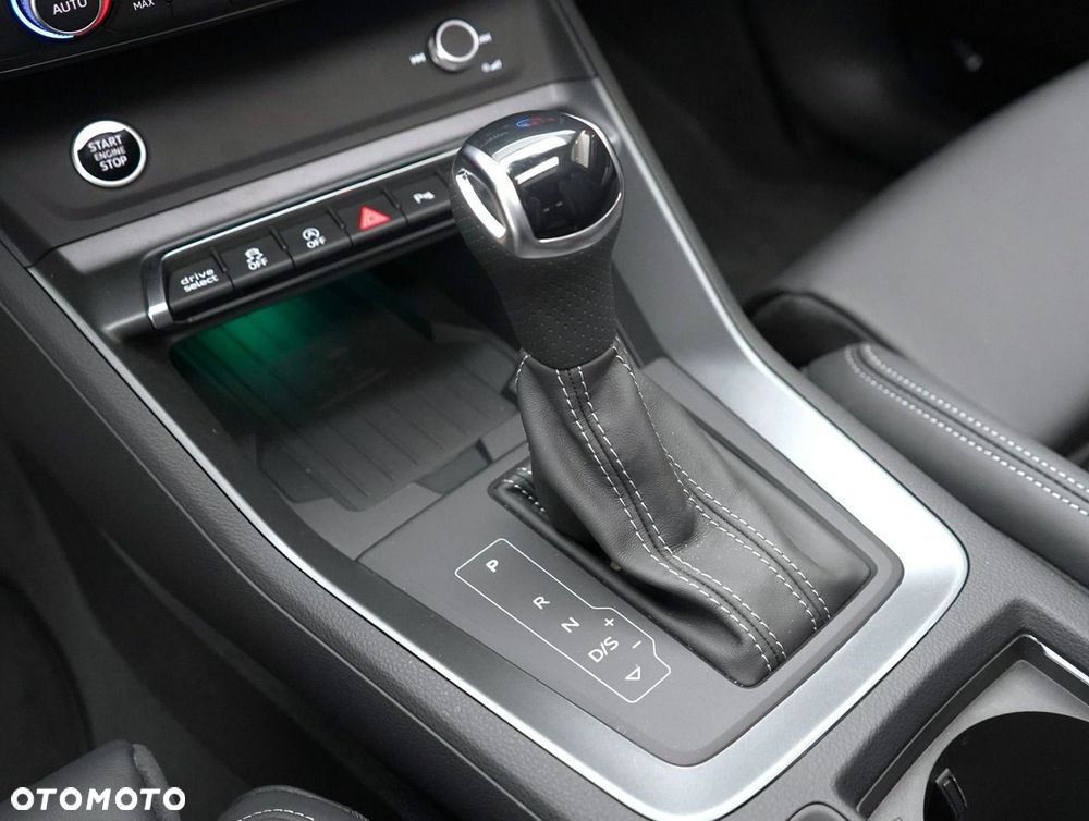 Audi Q3 - 18