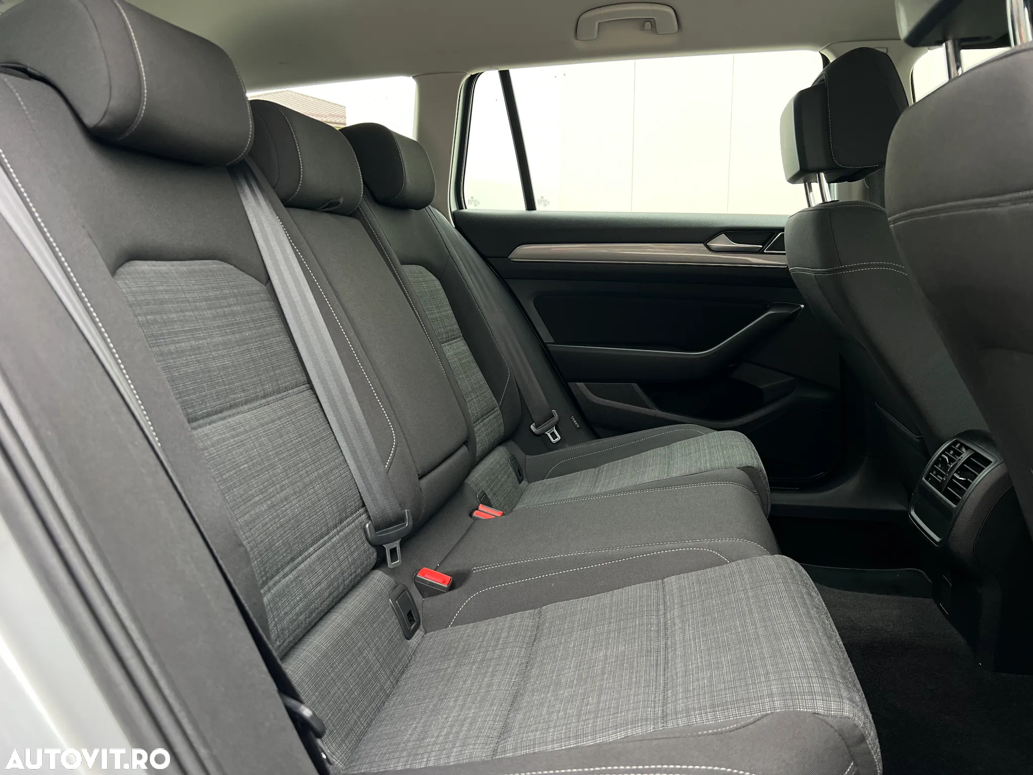 Volkswagen Passat - 8