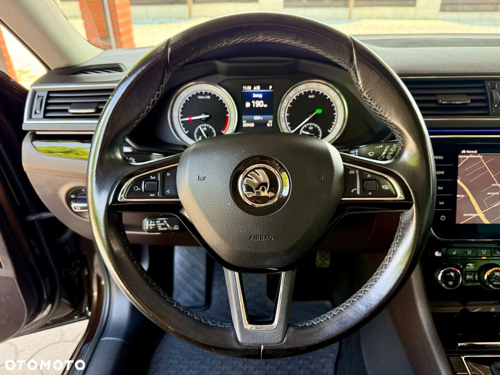 Skoda Superb 2.0 TDI 4x4 L&K DSG - 9