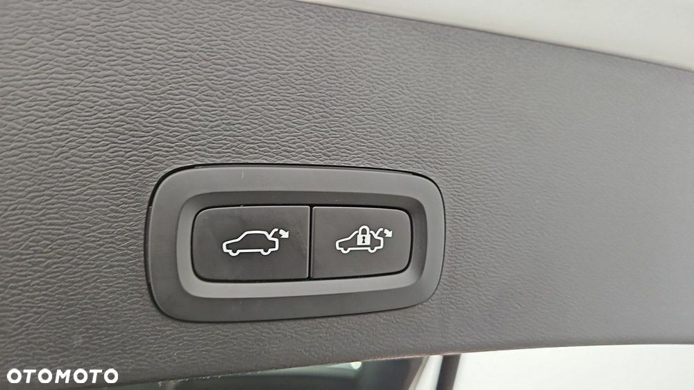 Volvo XC 40 B3 Plus Bright - 23