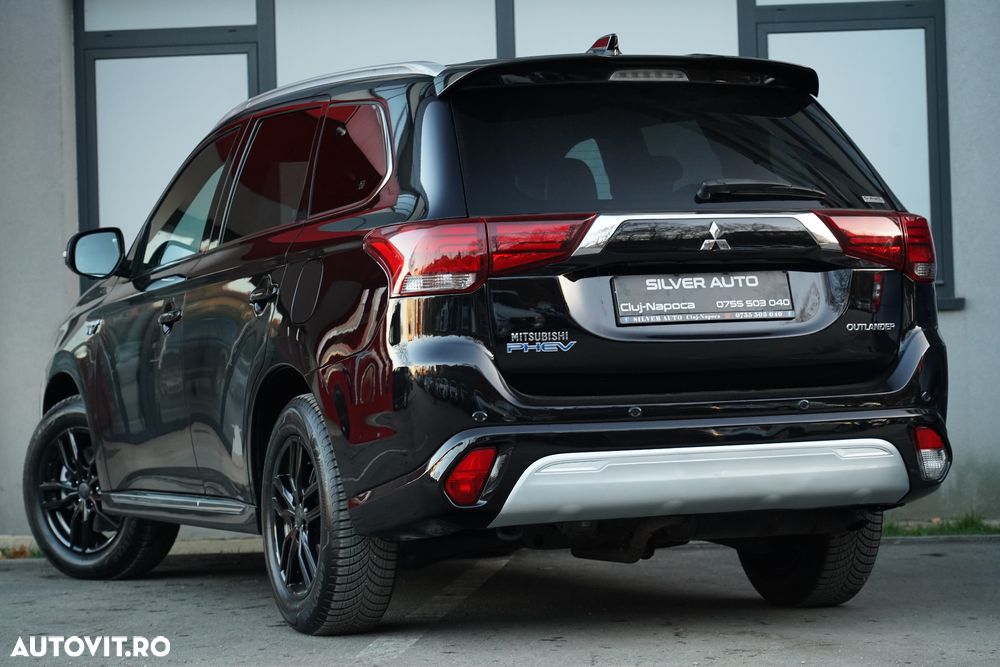 Mitsubishi Outlander PHEV 2.4 L 4X4 Instyle+ - 27