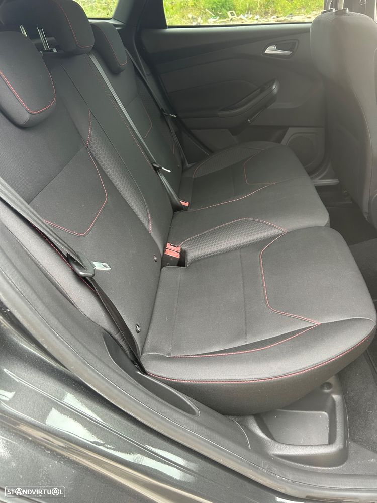 Ford Focus 1.0 EcoBoost MHEV ST-Line - 14